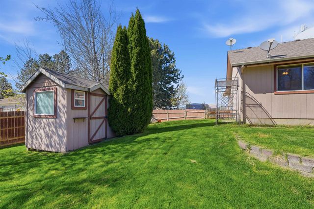 1204 E 6th St, Deer Park, WA 99006