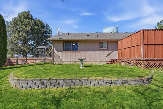 1204 E 6th St, Deer Park, WA 99006