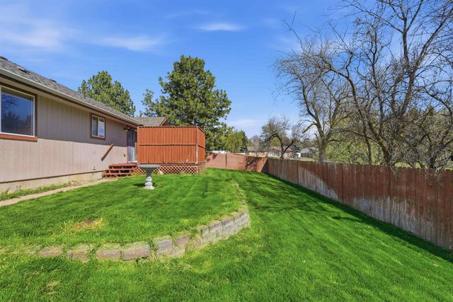 1204 E 6th St, Deer Park, WA 99006