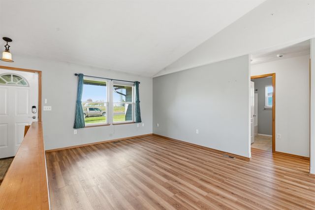1204 E 6th St, Deer Park, WA 99006