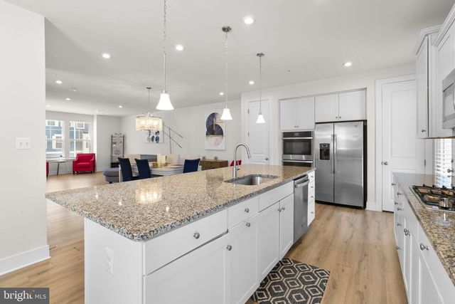 8338 AMBER BEACON CIR, Millersville, MD 21108