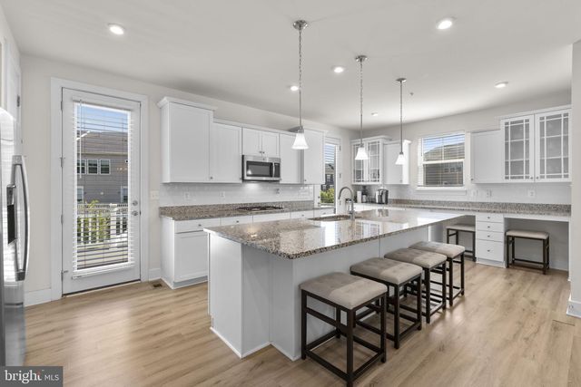 8338 AMBER BEACON CIR, Millersville, MD 21108