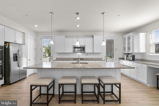 8338 AMBER BEACON CIR, Millersville, MD 21108
