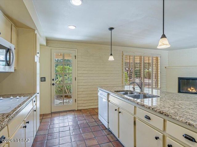 3401 N Calle De Beso, Tucson, AZ 85750