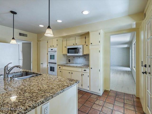 3401 N Calle De Beso, Tucson, AZ 85750