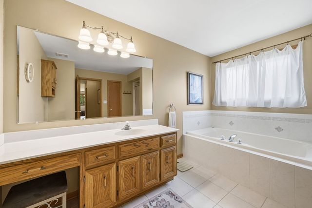 871 Laurel Bay, New Lenox, IL 60451
