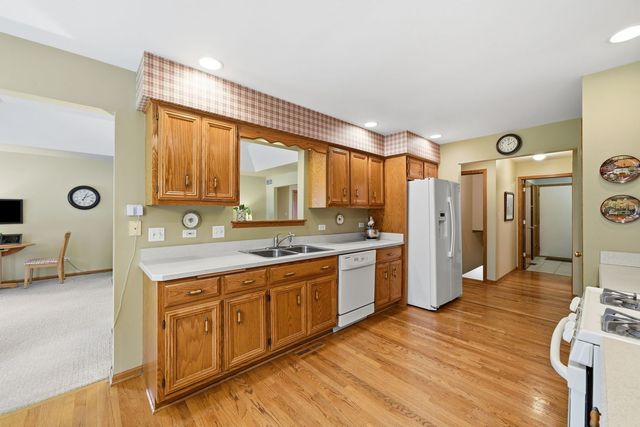 871 Laurel Bay, New Lenox, IL 60451