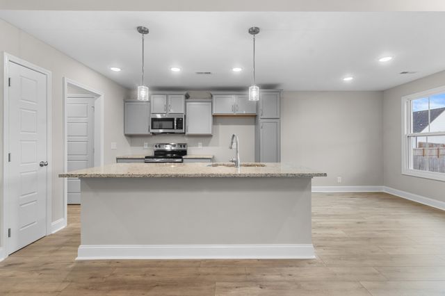 1430 Dan Brown Dr, Clarksville, TN 37042