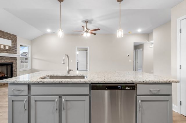 1430 Dan Brown Dr, Clarksville, TN 37042