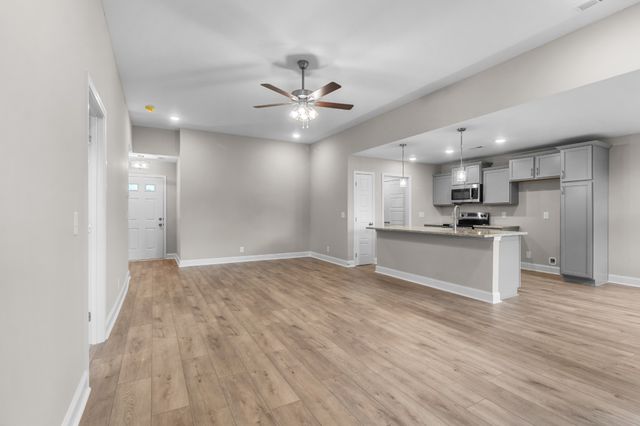 1430 Dan Brown Dr, Clarksville, TN 37042