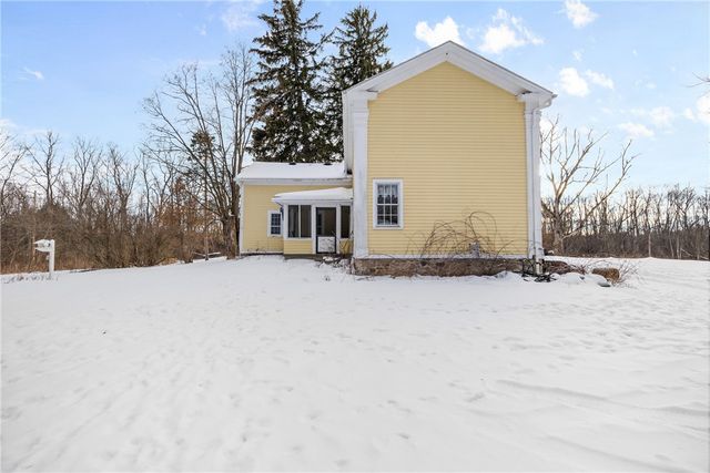 1527 Quaker Road, Macedon, NY 14502