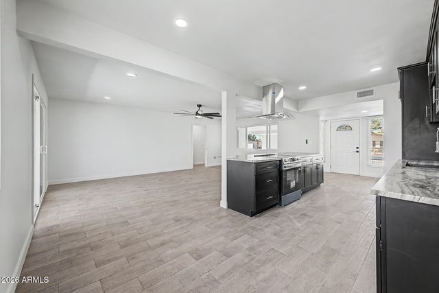 839 S SARANAC Avenue, Mesa, AZ 85208