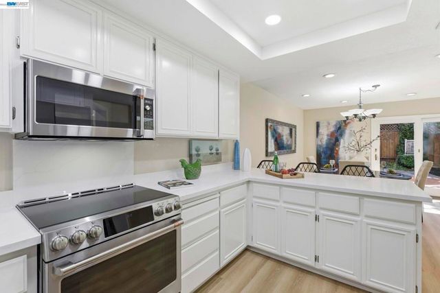 3711 Kamp Dr, Pleasanton, CA 94588