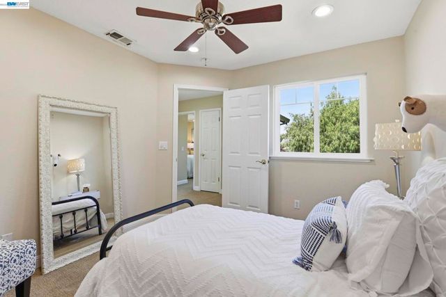 3711 Kamp Dr, Pleasanton, CA 94588