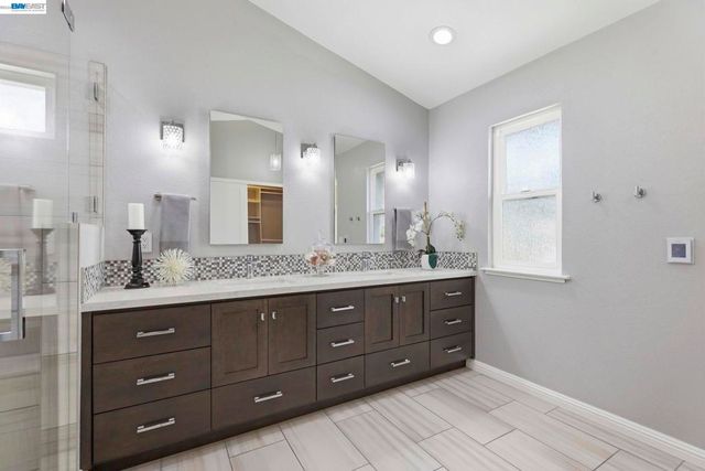 3711 Kamp Dr, Pleasanton, CA 94588