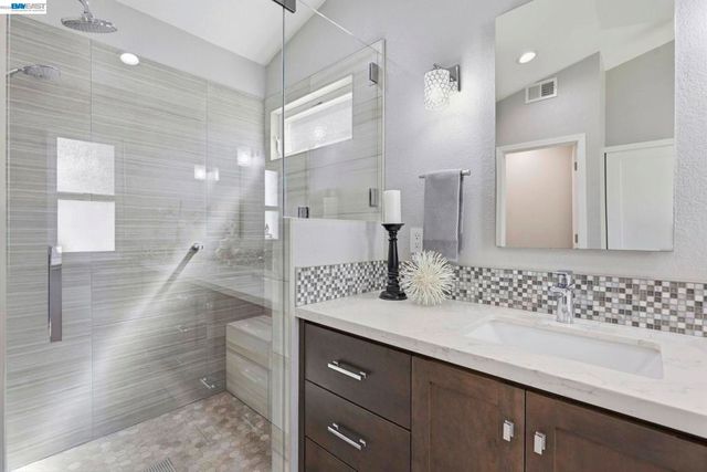 3711 Kamp Dr, Pleasanton, CA 94588