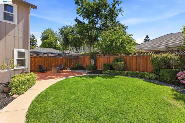 3711 Kamp Dr, Pleasanton, CA 94588