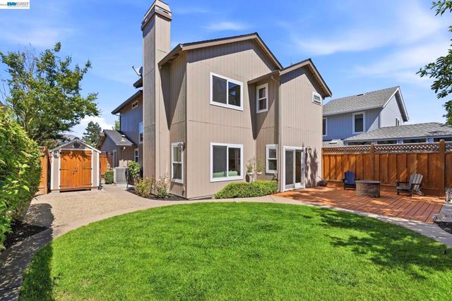 3711 Kamp Dr, Pleasanton, CA 94588