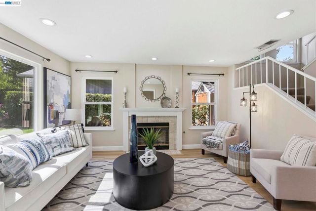 3711 Kamp Dr, Pleasanton, CA 94588