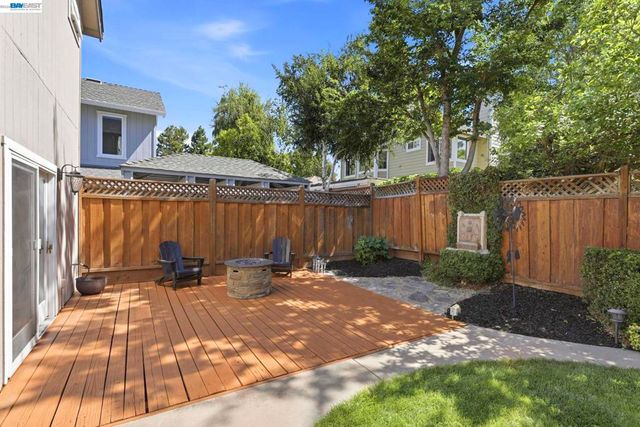 3711 Kamp Dr, Pleasanton, CA 94588