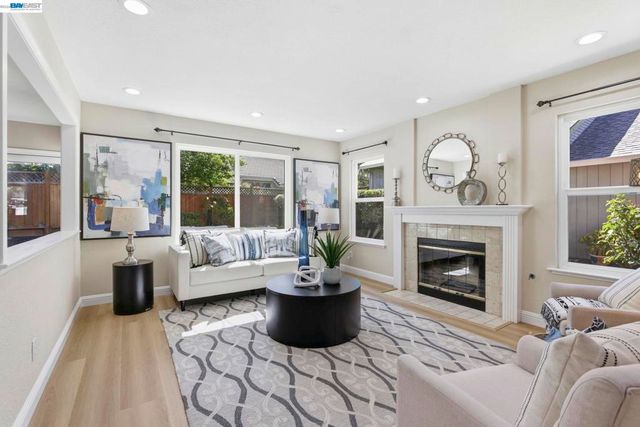 3711 Kamp Dr, Pleasanton, CA 94588