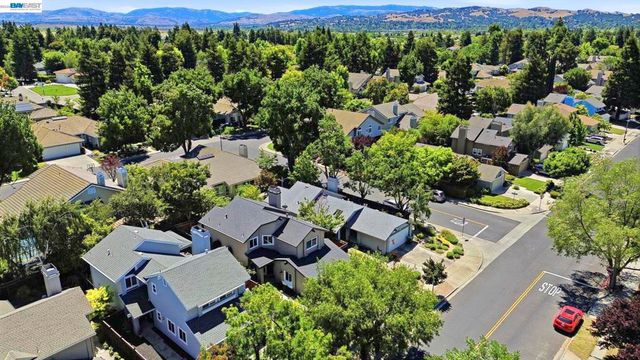 3711 Kamp Dr, Pleasanton, CA 94588