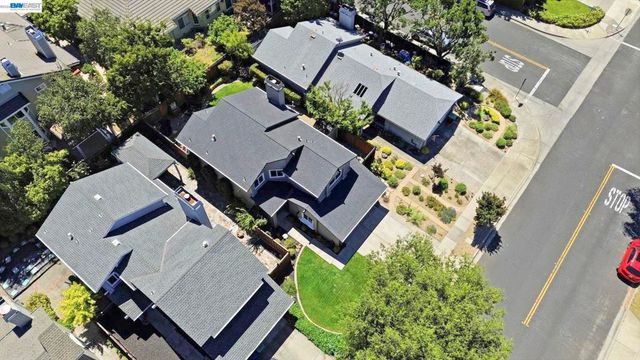 3711 Kamp Dr, Pleasanton, CA 94588