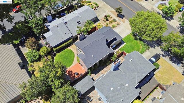 3711 Kamp Dr, Pleasanton, CA 94588