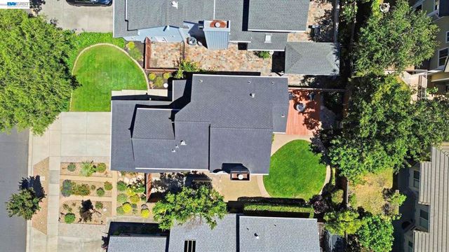 3711 Kamp Dr, Pleasanton, CA 94588
