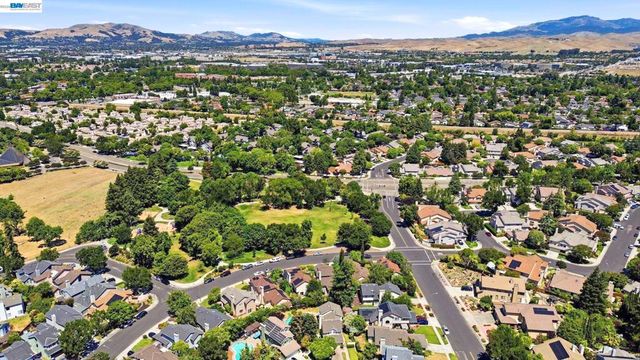 3711 Kamp Dr, Pleasanton, CA 94588