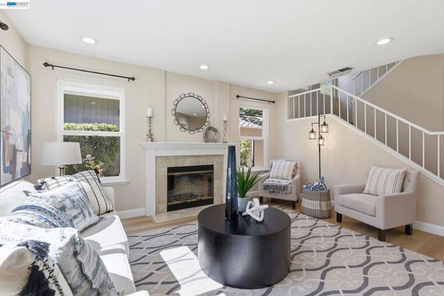 3711 Kamp Dr, Pleasanton, CA 94588