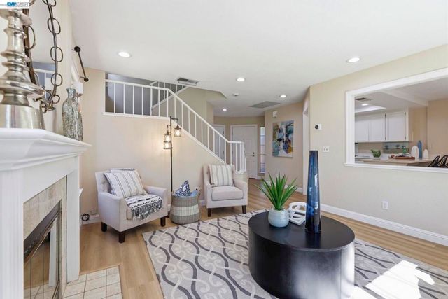 3711 Kamp Dr, Pleasanton, CA 94588