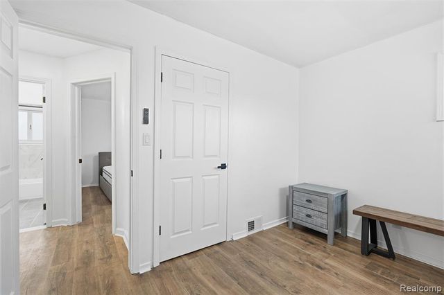 33060 Cherry Hill Road, Garden City, MI 48135