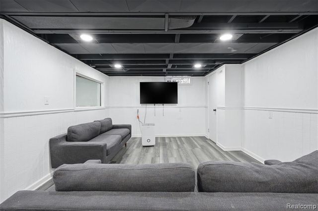 33060 Cherry Hill Road, Garden City, MI 48135