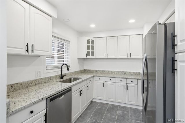 33060 Cherry Hill Road, Garden City, MI 48135