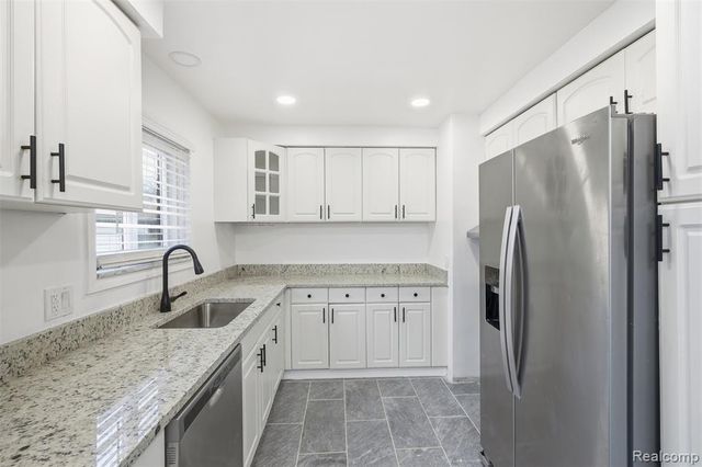 33060 Cherry Hill Road, Garden City, MI 48135