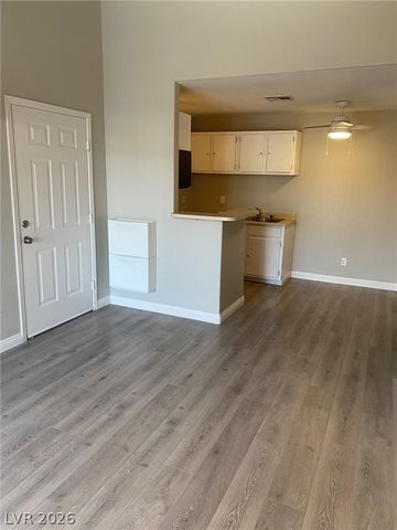 5271 Lindell Road 202, Las Vegas, NV 89118