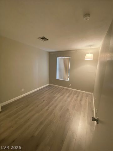 5271 Lindell Road 202, Las Vegas, NV 89118
