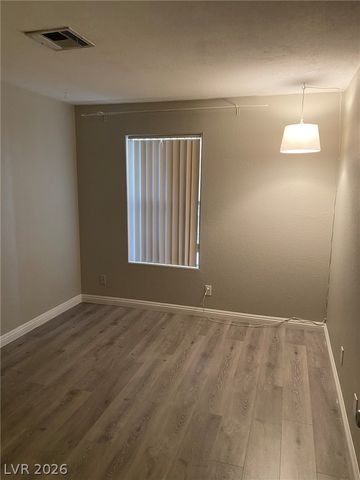5271 Lindell Road 202, Las Vegas, NV 89118