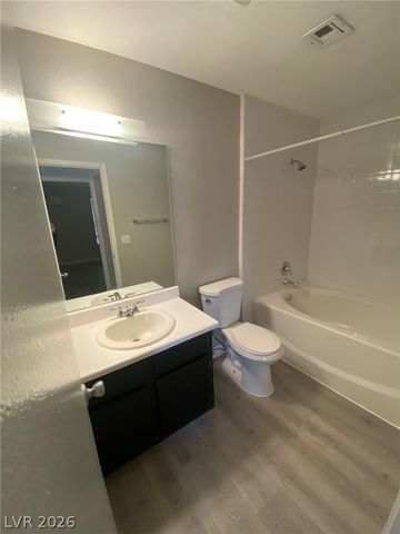 5271 Lindell Road 202, Las Vegas, NV 89118