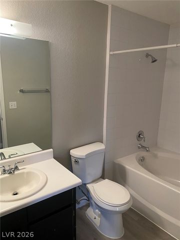 5271 Lindell Road 202, Las Vegas, NV 89118