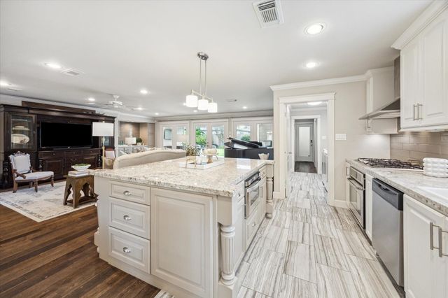 2702 Manila Lane, Houston, TX 77043