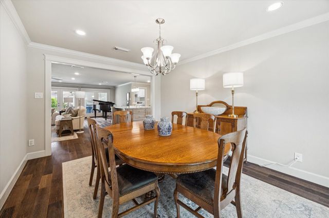 2702 Manila Lane, Houston, TX 77043