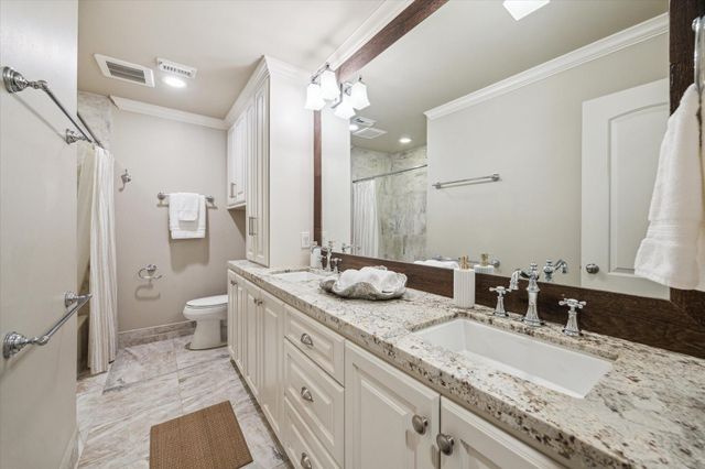 2702 Manila Lane, Houston, TX 77043