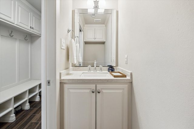 2702 Manila Lane, Houston, TX 77043