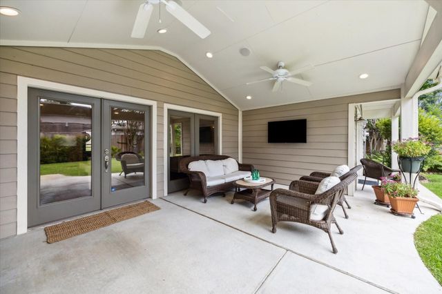 2702 Manila Lane, Houston, TX 77043