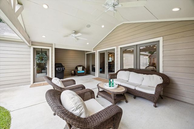 2702 Manila Lane, Houston, TX 77043