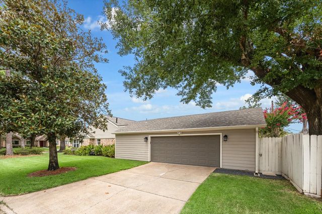 2702 Manila Lane, Houston, TX 77043