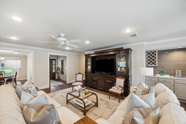 2702 Manila Lane, Houston, TX 77043