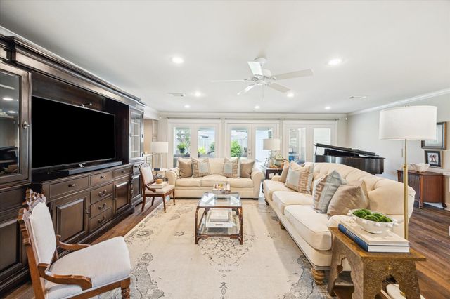 2702 Manila Lane, Houston, TX 77043